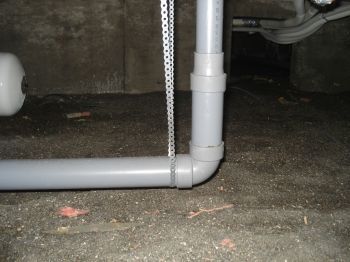 排水管（床下）